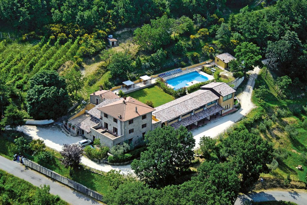 ホテルLe Torracce Agriturismo Olistico Valfabbrica エクステリア 写真