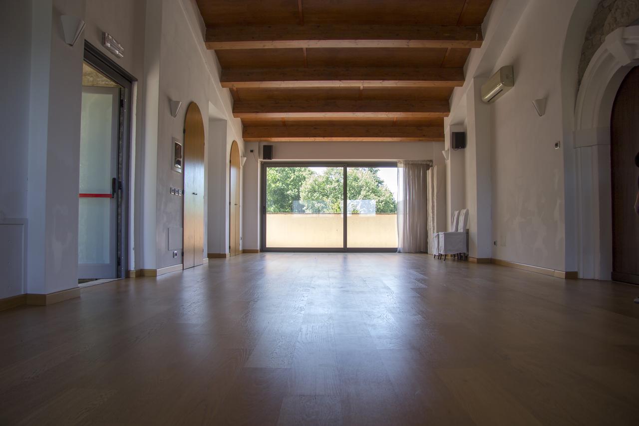 ホテルLe Torracce Agriturismo Olistico Valfabbrica エクステリア 写真